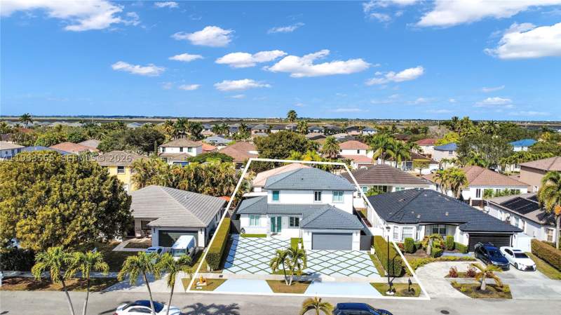 4 bedroom SingleFamilyResidence at 15967 SW 141st St, Paradise Reef, Miami — photo 5