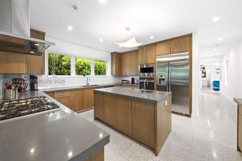 4595 N Jefferson Ave, Miami Beach FL - photo 7 of 25