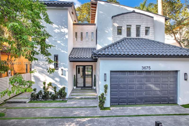 4 bedroom SingleFamilyResidence at 3675 Loquat Ave, Coco Gve Pk 2 Amd, Miami — photo 4