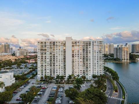 2801 NE 183rd St 1607W, Aventura FL - photo 18 of 21