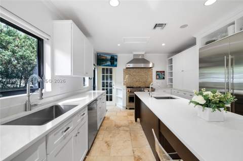 744 Lakeview Dr, Miami Beach FL - photo 7 of 42
