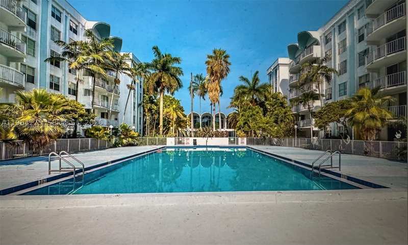 1 bedroom Condominium at 496 NW 165th St Rd D-614, Montecarlo Condo, Miami — photo 1