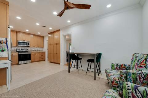 8425 SW 174th St, Palmetto Bay FL - photo 11 of 32