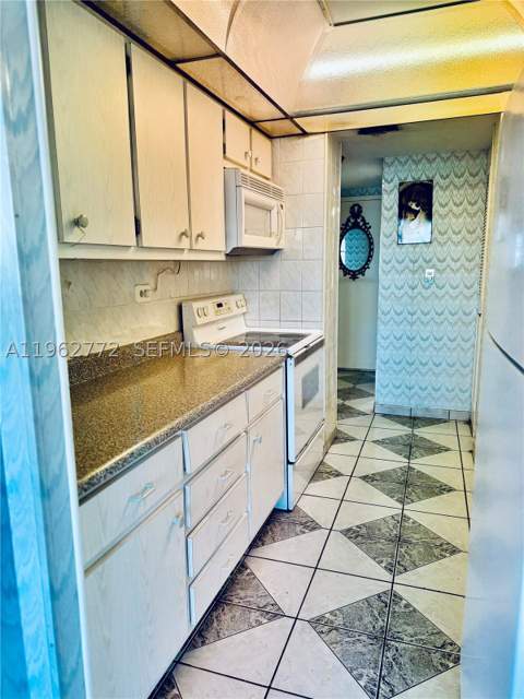 251 174th St 1715, Sunny Isles Beach FL - photo 15 of 26