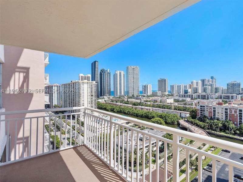 1 bedroom Condominium at 251 174th St 1715, Winston Towers 200, Sunny Isles Beach — photo 5