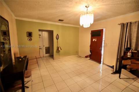 655 NE 82nd St, Miami FL - photo 10 of 15