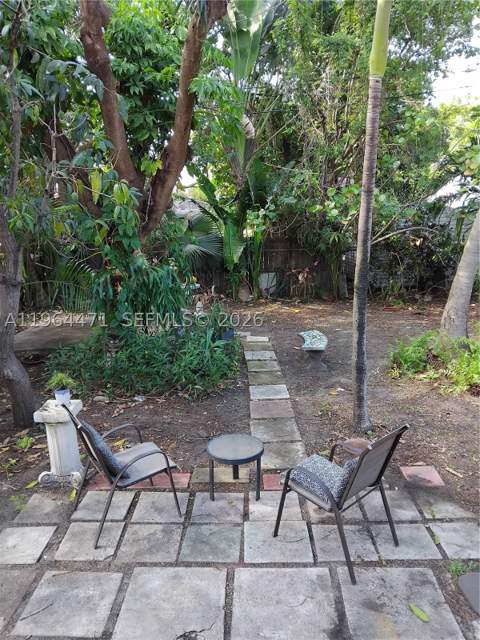 655 NE 82nd St, Miami FL - photo 9 of 15