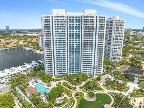 21055 Yacht Club Dr 802, Aventura FL - photo 9 of 32