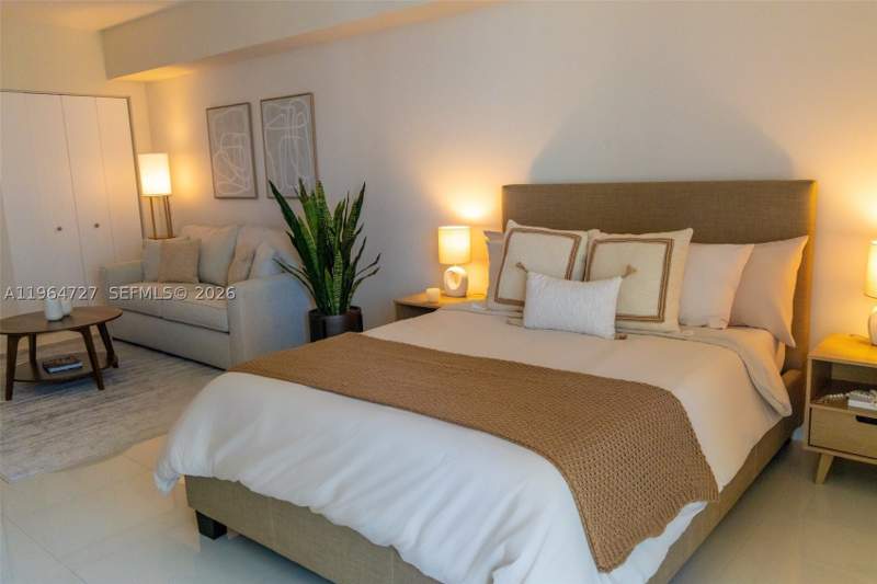0 bedroom Condominium at 475 Brickell Ave 3510, Iconbrickell Condo No 1, Miami — photo 2