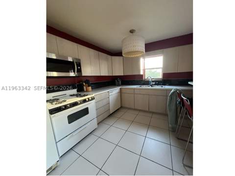 730 Pennsylvania Ave 301, Miami Beach FL - photo 6 of 8