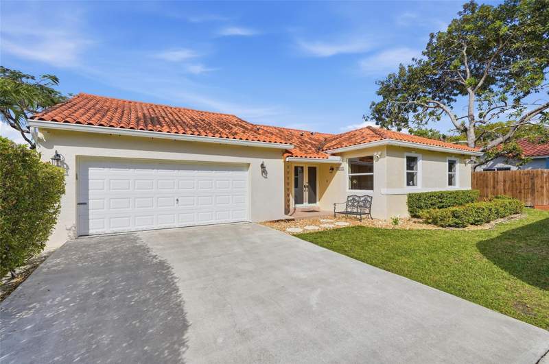 4 bedroom SingleFamilyResidence at 16921 SW 92nd Court, Elysian Gardens, Palmetto Bay — photo 2