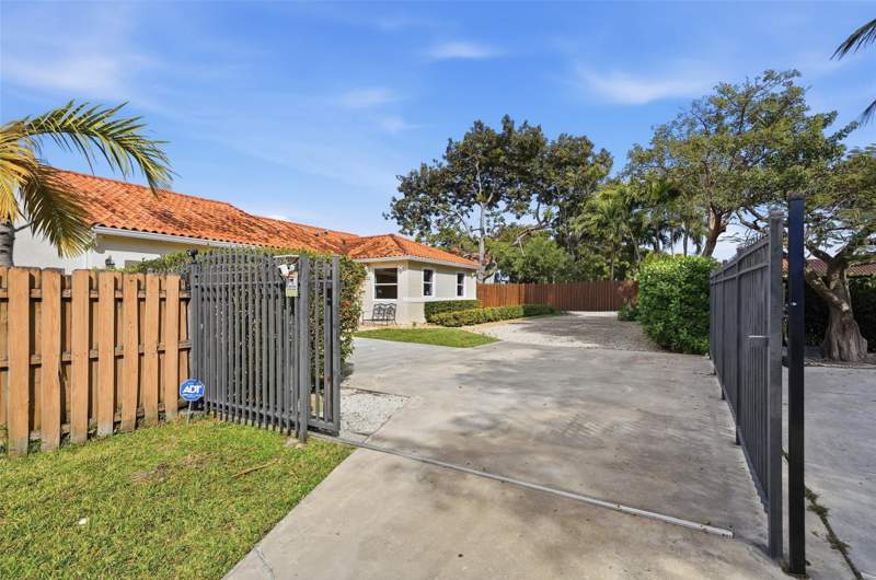 4 bedroom SingleFamilyResidence at 16921 SW 92nd Court, Elysian Gardens, Palmetto Bay — photo 5