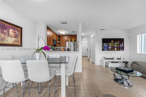17501 SW 140th Ct, Miami FL - photo 6 of 32