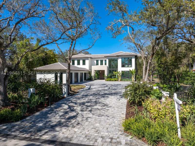5 bedroom SingleFamilyResidence at 9381 SW 100 St, Juneland, Miami — photo 1