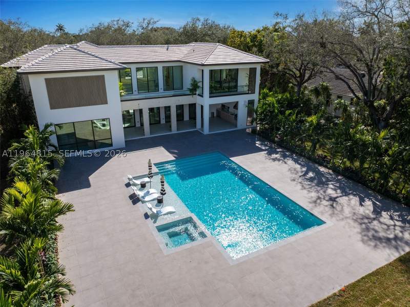 5 bedroom SingleFamilyResidence at 9381 SW 100 St, Juneland, Miami — photo 2