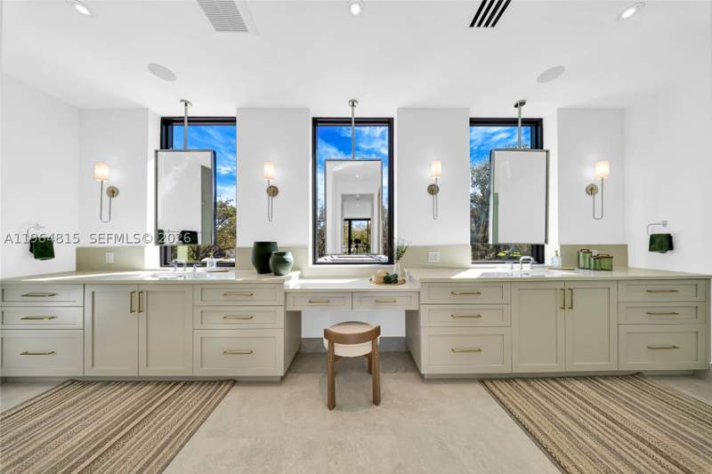 5 bedroom SingleFamilyResidence at 9381 SW 100 St, Juneland, Miami — photo 5