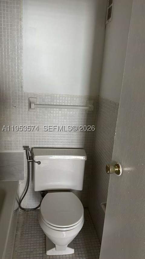 3660 NE 166th St 609, North Miami Beach FL - photo 13 of 17