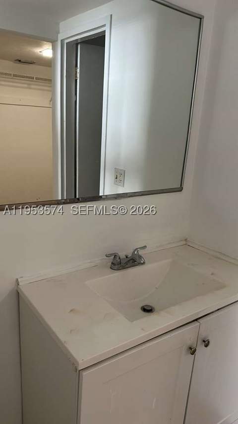 3660 NE 166th St 609, North Miami Beach FL - photo 15 of 17