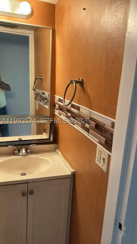 3660 NE 166th St 609, North Miami Beach FL - photo 8 of 17