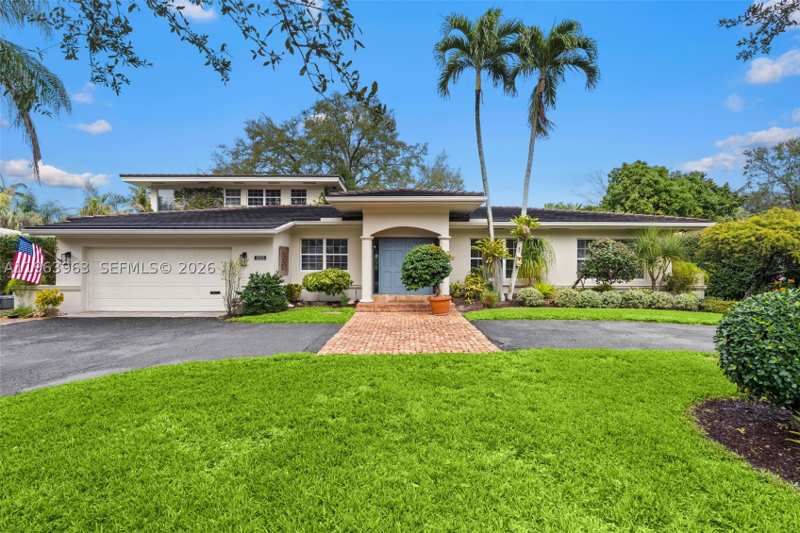 4 bedroom SingleFamilyResidence at 1255 Algardi Ave, Coral Gables Country Club, Coral Gables — photo 1