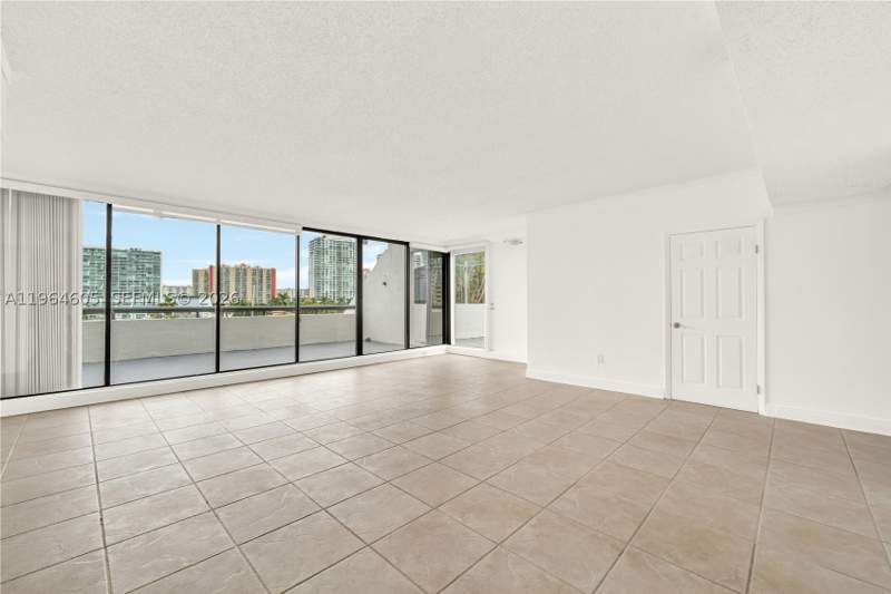 2 bedroom Condominium at 385 Poinciana Dr 1230, Poinciana Is Yt & Rcq Clu, Sunny Isles Beach — photo 5