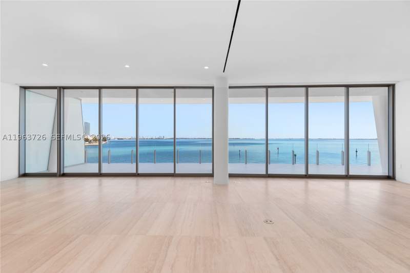 4 bedroom Condominium at 5 Grove Isle Dr M303, Vita Grove Isle, Miami — photo 5