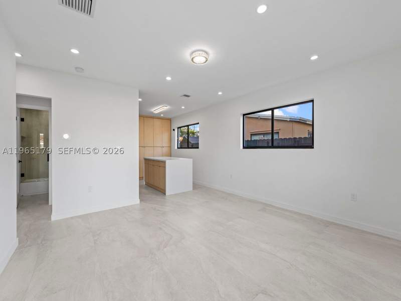 3 bedroom SingleFamilyResidence at 3620 SW 92nd Ave, Central Heights, Miami — photo 2
