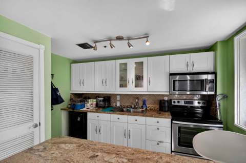 802 Euclid Avenue 104, Miami Beach FL - photo 16 of 26