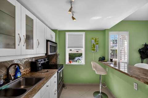 802 Euclid Avenue 104, Miami Beach FL - photo 19 of 26