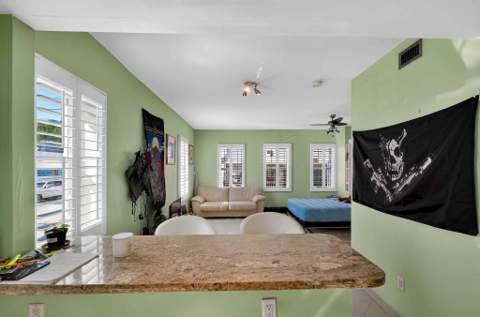802 Euclid Avenue 104, Miami Beach FL - photo 22 of 26