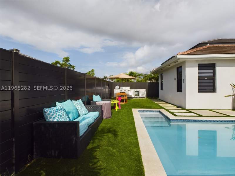 4 bedroom SingleFamilyResidence at 14560 SW 22nd Ter, J G Heads Farms Sub, Miami — photo 2
