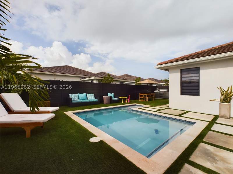 4 bedroom SingleFamilyResidence at 14560 SW 22nd Ter, J G Heads Farms Sub, Miami — photo 4