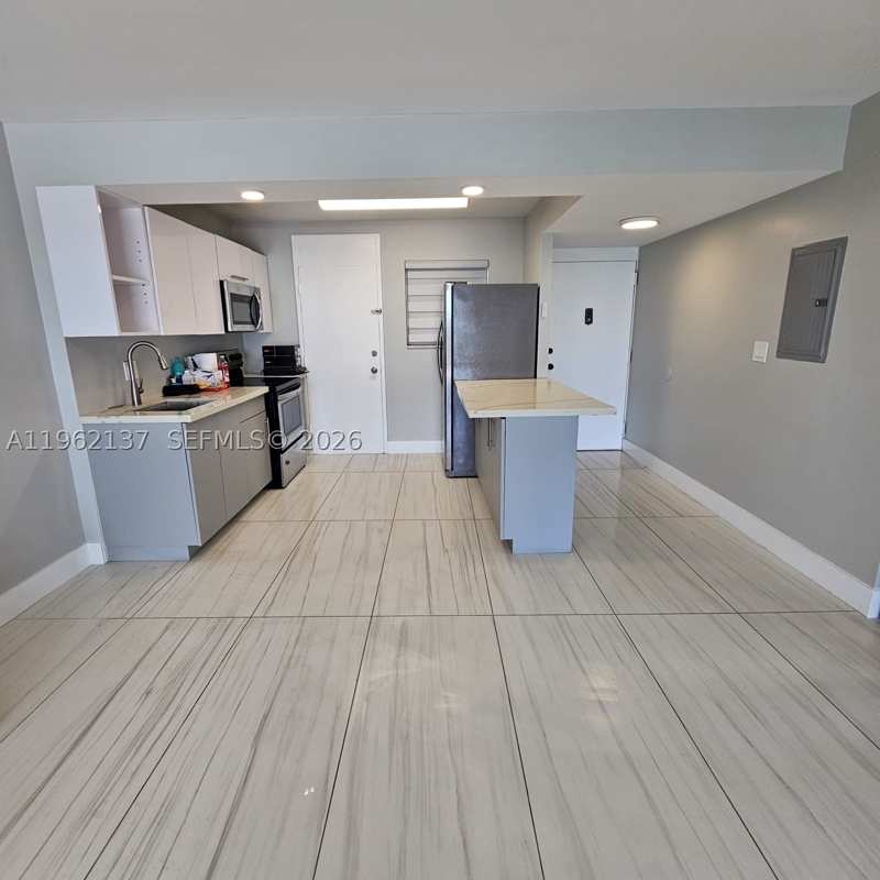 2 bedroom Condominium at 15600 NW 7th Ave 703, Parkway Towers Bldg 1 Con, Miami — photo 1