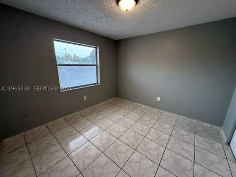 2721 NW 23rd Ct 4, Miami FL - photo 10 of 13