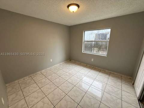 2721 NW 23rd Ct 4, Miami FL - photo 11 of 13