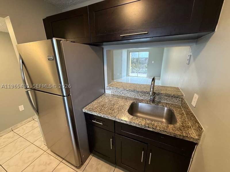 2 bedroom Condominium at 2721 NW 23rd Ct 4, Westhaven Condo, Miami — photo 4