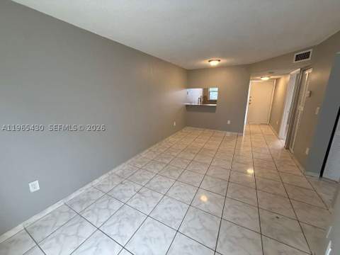 2721 NW 23rd Ct 4, Miami FL - photo 7 of 13