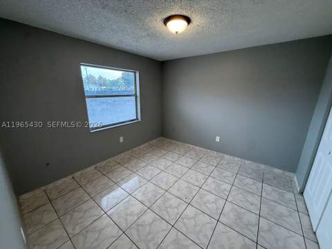 2721 NW 23rd Ct 4, Miami FL - photo 8 of 13
