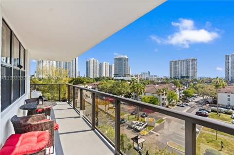18151 NE 31st Ct 701, Aventura FL - photo 17 of 36