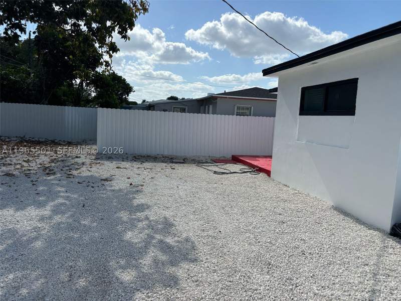 3 bedroom SingleFamilyResidence at 1100 NW 75th St, Stephen Manor, Miami — photo 5