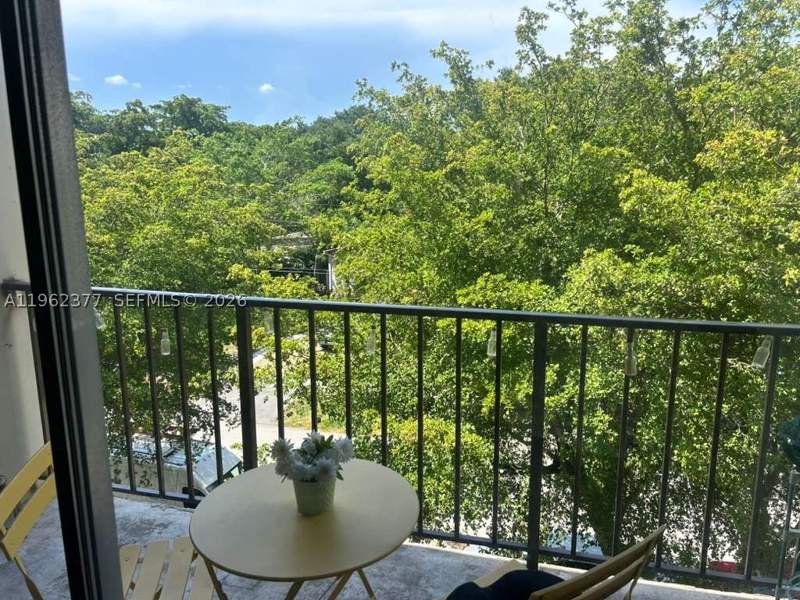 1 bedroom Condominium at 1225 NE 124th St 46A, Windward Condow, North Miami — photo 2