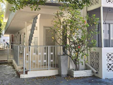 1021 Michigan Ave 9, Miami Beach FL - photo 24 of 33