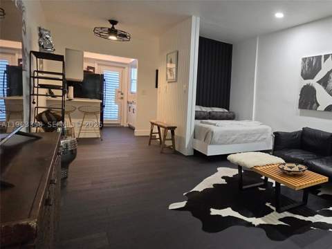 1021 Michigan Ave 9, Miami Beach FL - photo 7 of 33
