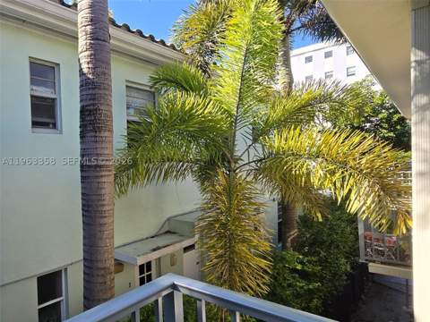 1021 Michigan Ave 9, Miami Beach FL - photo 8 of 33