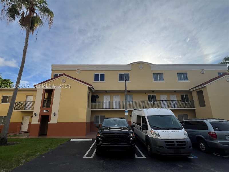 2 bedroom Condominium at 12645 SW 91st St 202, The Shamrock Condo, Miami — photo 1