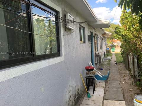 896 NW 103rd St, Miami FL - photo 10 of 11
