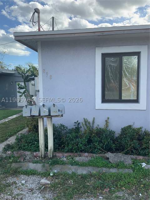 896 NW 103rd St, Miami FL - photo 6 of 11