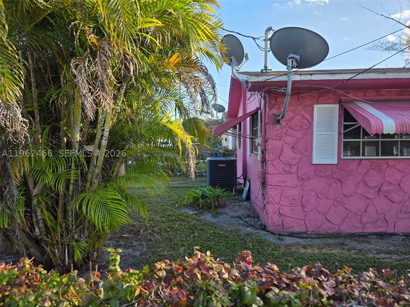3 bedroom SingleFamilyResidence at 5132 NW 14th Ave, Fairhaven Gardens, Miami — photo 5