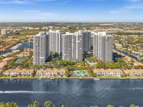 21150 Point Pl 305, Aventura FL - photo 14 of 27