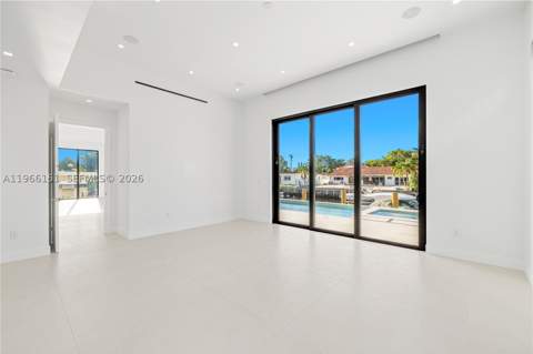 2050 S Hibiscus Dr, North Miami FL - photo 8 of 17